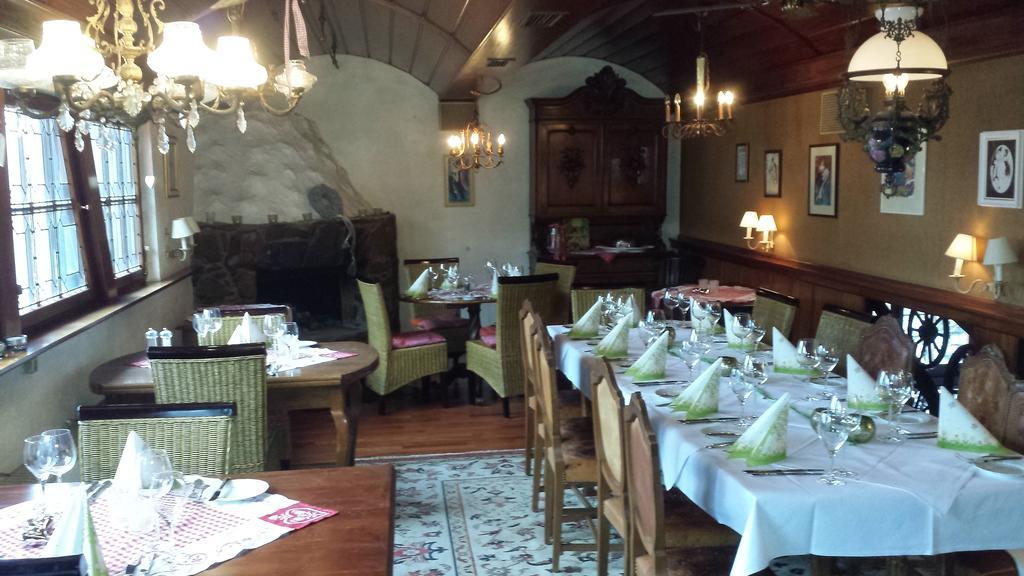 Alte Schreinerei-Auberge Harlekin Randegg Extérieur photo